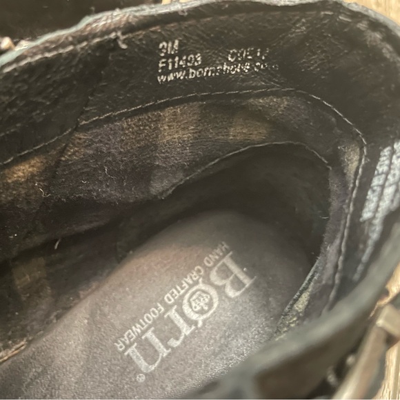 LADIES BORN DISTRESSED LEATHER ANKLE BOOTS - SIZE 9, BLACK. - Picture 6 of 7